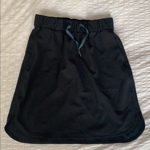 Lululemon On the Fly Skirt black sz6